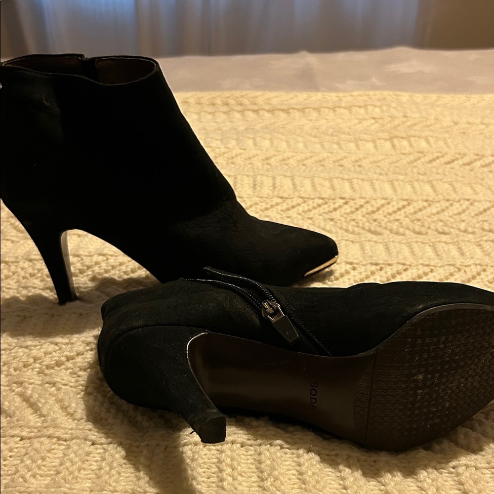 Soda Black Ankle Booties